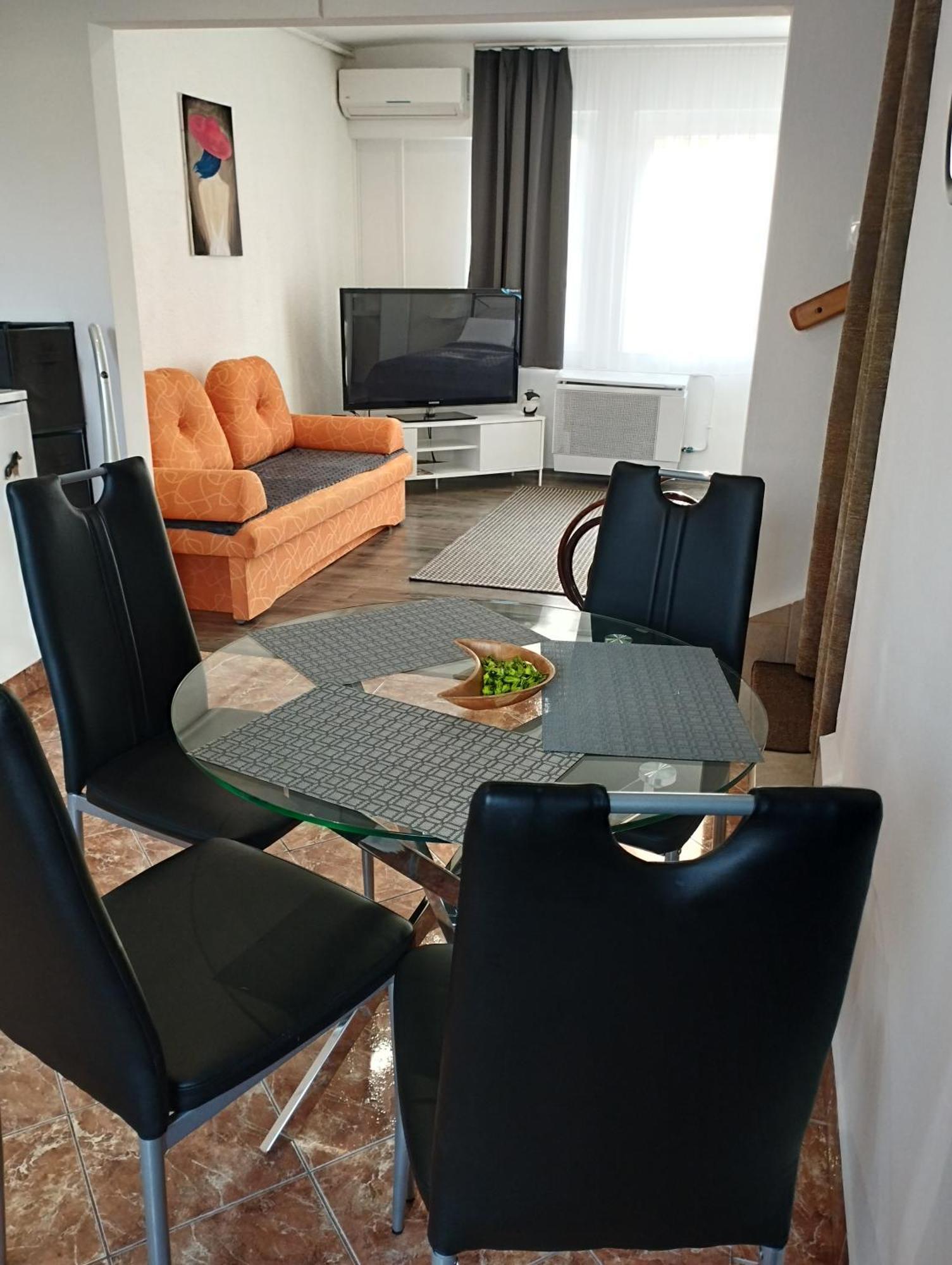 Var-Lak Apartman Balatonfuzfo Ngoại thất bức ảnh